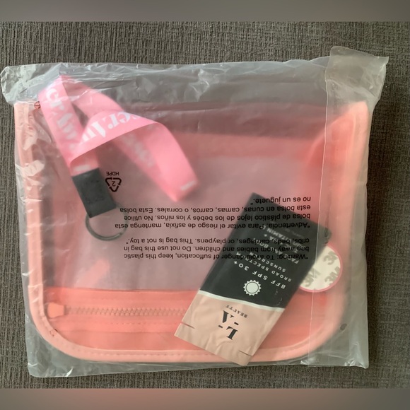 LaserAway Swag Pack Goodie Bag Makeup Case Sunscreen Pop Socket Lanyard Pink - Picture 3 of 3